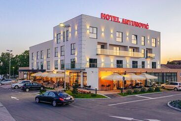 Antunović Hotel East