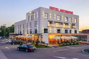 Antunović Hotel East