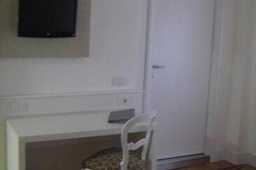 호텔 Affittacamere Via Mazzini