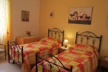 هتل B&b Casa Mariangi