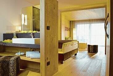 בית מלון כפרי La Maiena Meran Resort