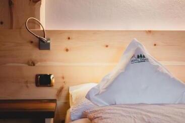 בית מלון כפרי Zirmes