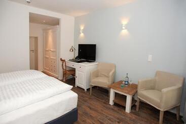 Acqua Strande Yachthotel & Restaurant