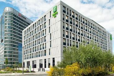 هتل Holiday Inn Frankfurt Airport, An Ihg