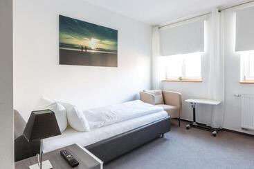 هتل Und Restaurant Zeus