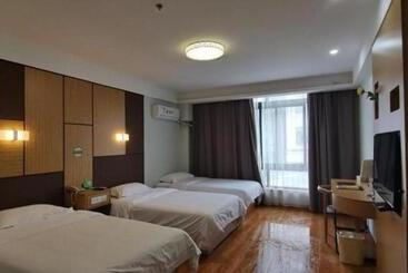 Hotel Vatica Hangzhou Linan Qianwang Street