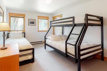 هتل Smuggler By Telluride Alpine Lodging