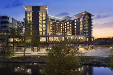ホテル Embassy Suites By Hilton Greenville Downtown Riverplace