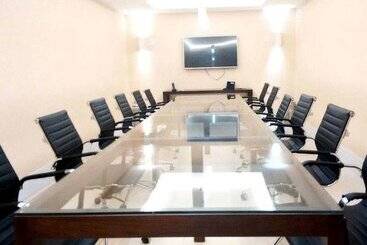 Ramada By Wyndham Macae Hotel & Suites