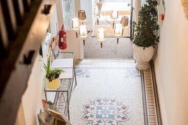 Howarth House Apartments