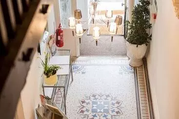 Howarth House Apartments