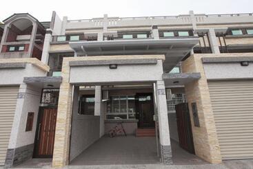 پانسیون Dali Moonlight B&b