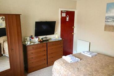 ペンション The Northdale Hotel Ltd