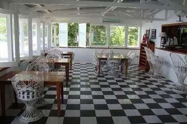 Driftwood Resort