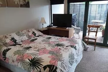 پانسیون Cave Rock Guest House