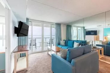 هتل Bay Club Resort