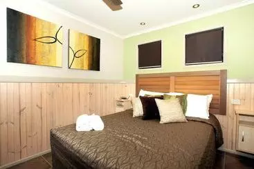 Hotel Burleigh Beach Tourist Park