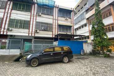 酒店 Bulusaraung Homestay Makassar