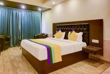 בית מלון כפרי Itsy By Treebo Himshri