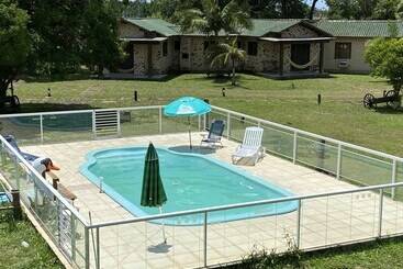 کلبه Pousada Haras Trevo De Ferro, Praia, Piscina E Campo