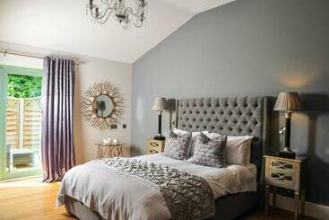 簡易ホテル The Wyvill Arms