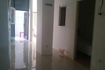 Hotelli Koolkost Syariah @ Capsule Homestay Kedungdoro