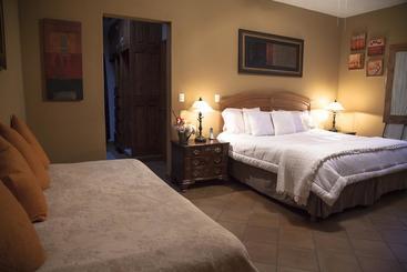 בית מלון כפרי Tadeo Inn Bed & Breakfast