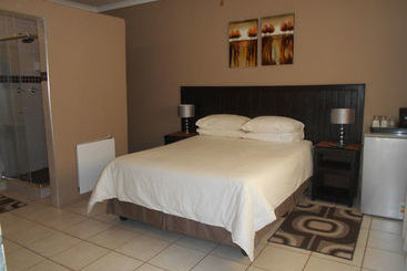 Pensjonat @four Guest House Brits