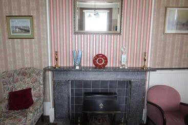 膳宿费 Spring Garden Guest House