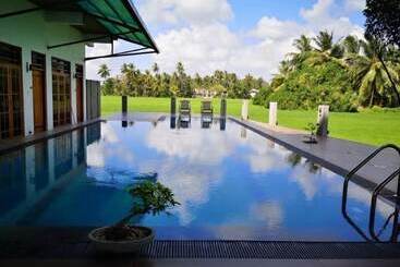 Serene Park Hotel By Ark