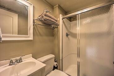 Сельский дом 2 Decks, Mountain View: Beech Mountain Cabin!