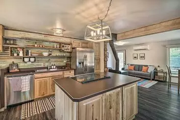 コテージ Cozy Abode W/ Views   15 Mi To Glacier Natl Park!