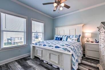 بيت ريفى Luxe Stilted Home W/ Kayaks: Walk To Beach