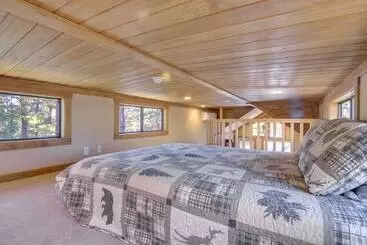 Mökkimajoitus Pagosa Springs Tiny Cabin: Fish, Hike, Ski & Soak!