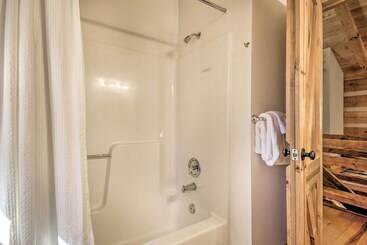 Kır Evi Riversong Luxe Cabin W/ Fire Pit On North River