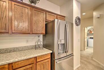 Hus på landet Deck & Gas Grill: Spacious Pinetop Cabin