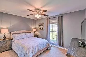 Mökkimajoitus Gallatin House On Long Hollow Golf Course!