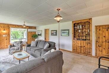 بيت ريفى Newly Renovated, Eureka Lakefront Retreat!