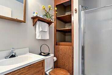 بيت ريفى Secluded Mountain Home W/ Stunning Views & Deck!