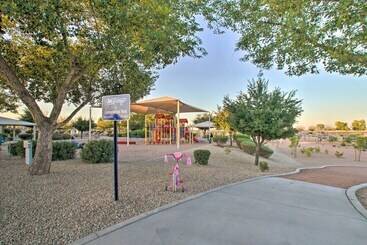 بيت ريفى Backyard Oasis: Updated San Tan Valley Escape