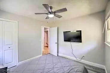 コテージ Bluefield Retreat W/ Pool Table: Near Parks!