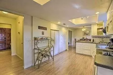 Mökkimajoitus Daytona Area Home ~ 3 Mi To Beach: Swim & Explore!