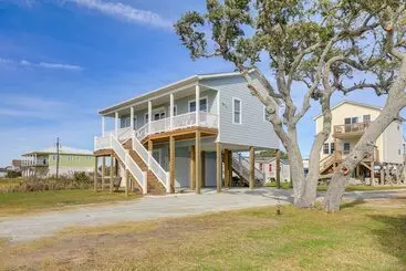 Mökkimajoitus Waterfront Home W/ Sunset & Lighthouse Views