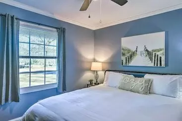 Mökkimajoitus Family Friendly New Bern Home W/ Backyard!