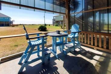 Vakantiehuisje Modern Crystal Beach Escape 225 Feet To Shore!