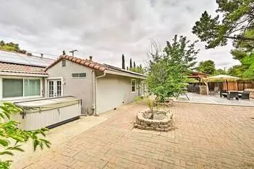 Mökkimajoitus Bright Concord Home W/ Amenity Packed Patio!