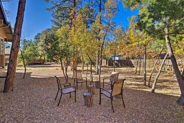 コテージ Cozy Lakeside Cabin W/ Hammock, Deck & Grill!
