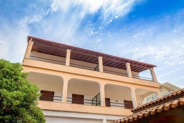 Dany Apartments By Estia