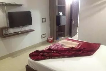 Apartahotel Five Monts