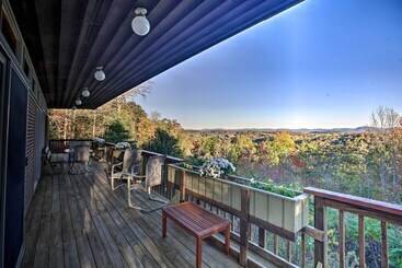 קוטג'' Home With Wraparound Deck + Blue Ridge Mtn Views!